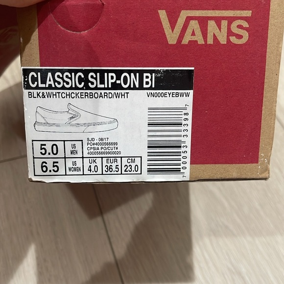 New Classic Slip-On Bi Black and White Sz 6.5 - Picture 7 of 7